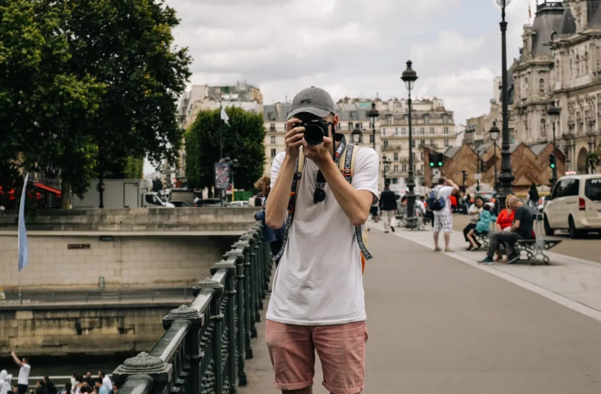 Top ways to look like a local when visiting Paris
