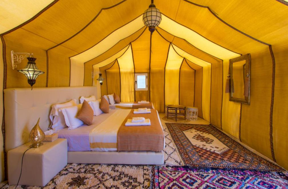 Orient luxury desert camp in Merzouga.