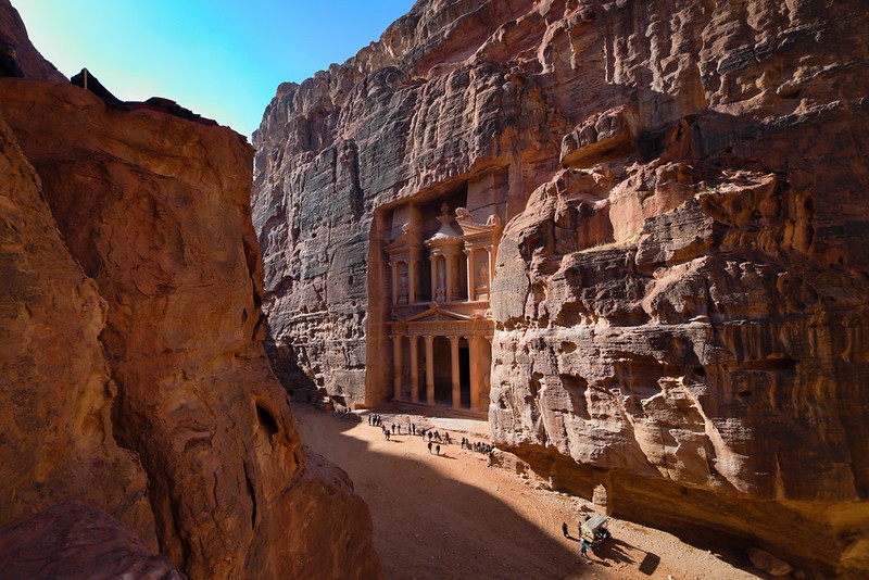 The exit of Siq in Petra, what to see in Petra