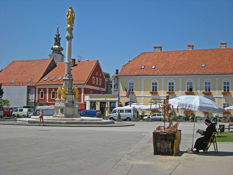 Kaptol Square, what to see in Zagreb