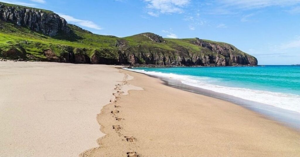 Sandwoodbay beach in the UK, one of the best destinations.